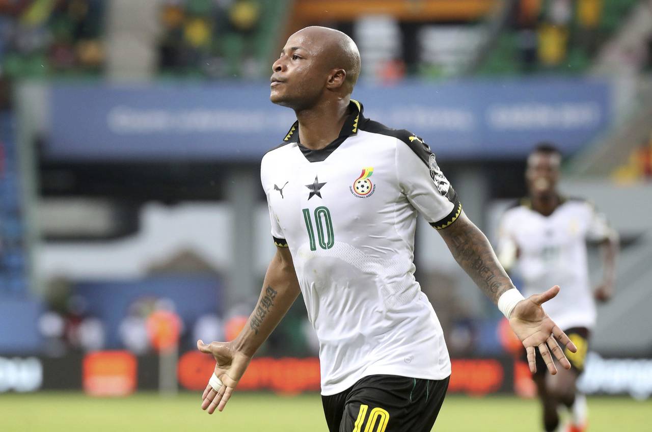 El centrocampista ghanés, André Ayew, celebra un gol durante un partido de la Copa África 2017 entre Ghana y Uganda. (EFE)