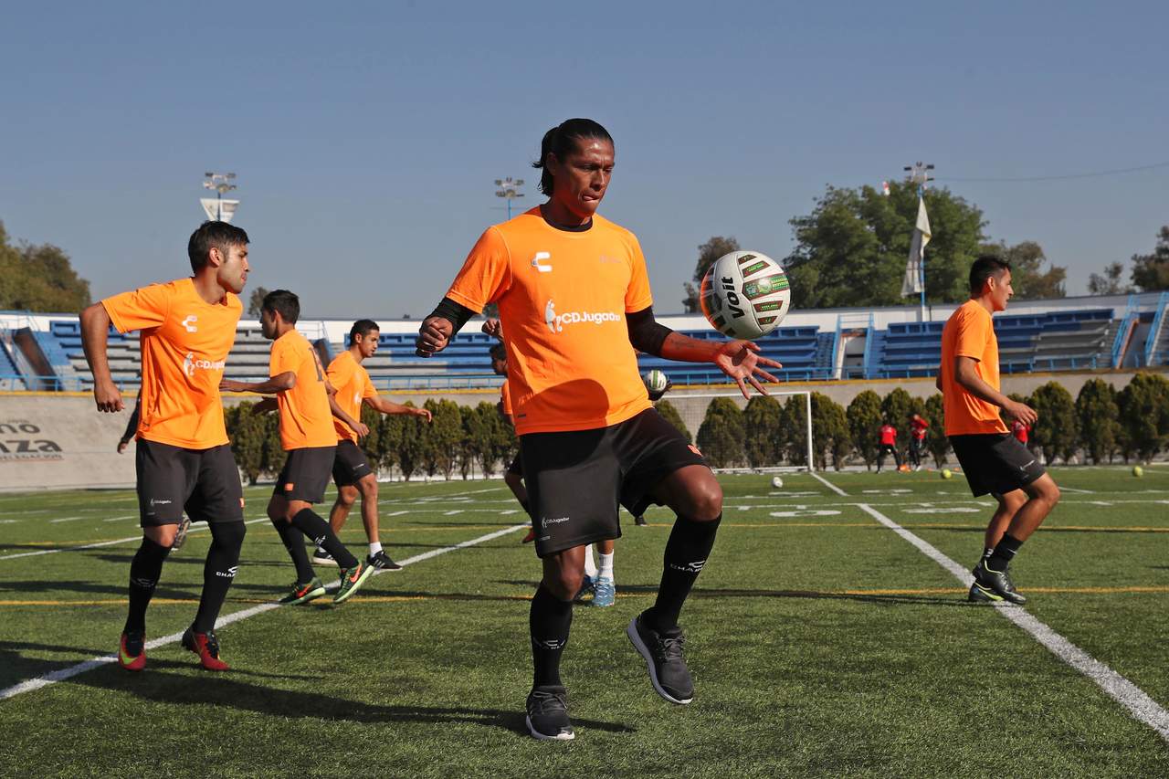 El veterano defensa Joel Huiqui entrena por ahora con la Comisión del Jugador. (Agencia El Universal)