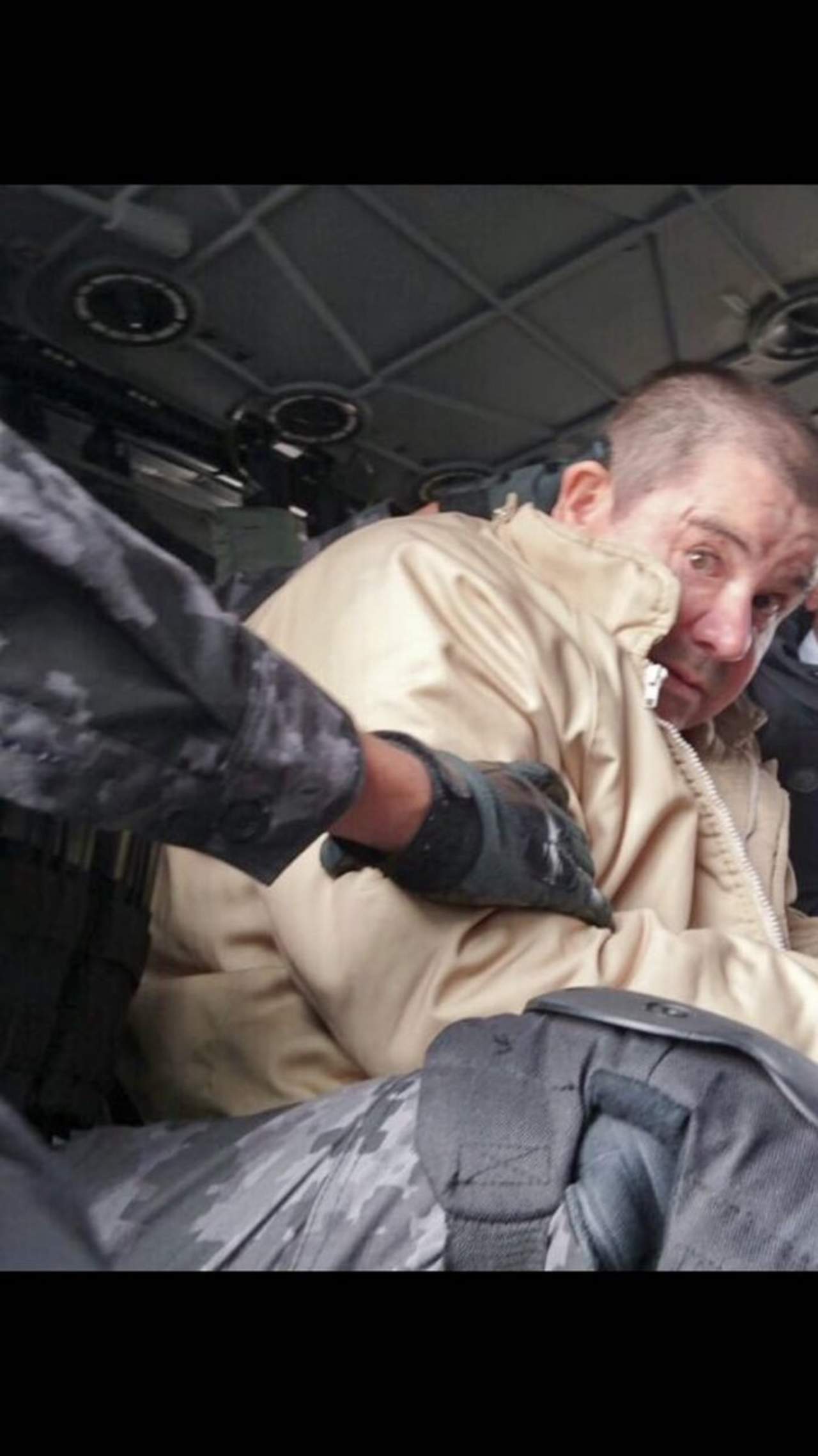 Joaquín 'El Chapo' Guzmán fue extraditado a los Estados Unidos para comparecer ante las Cortes Federales de Estados Unidos. (TWITTER)