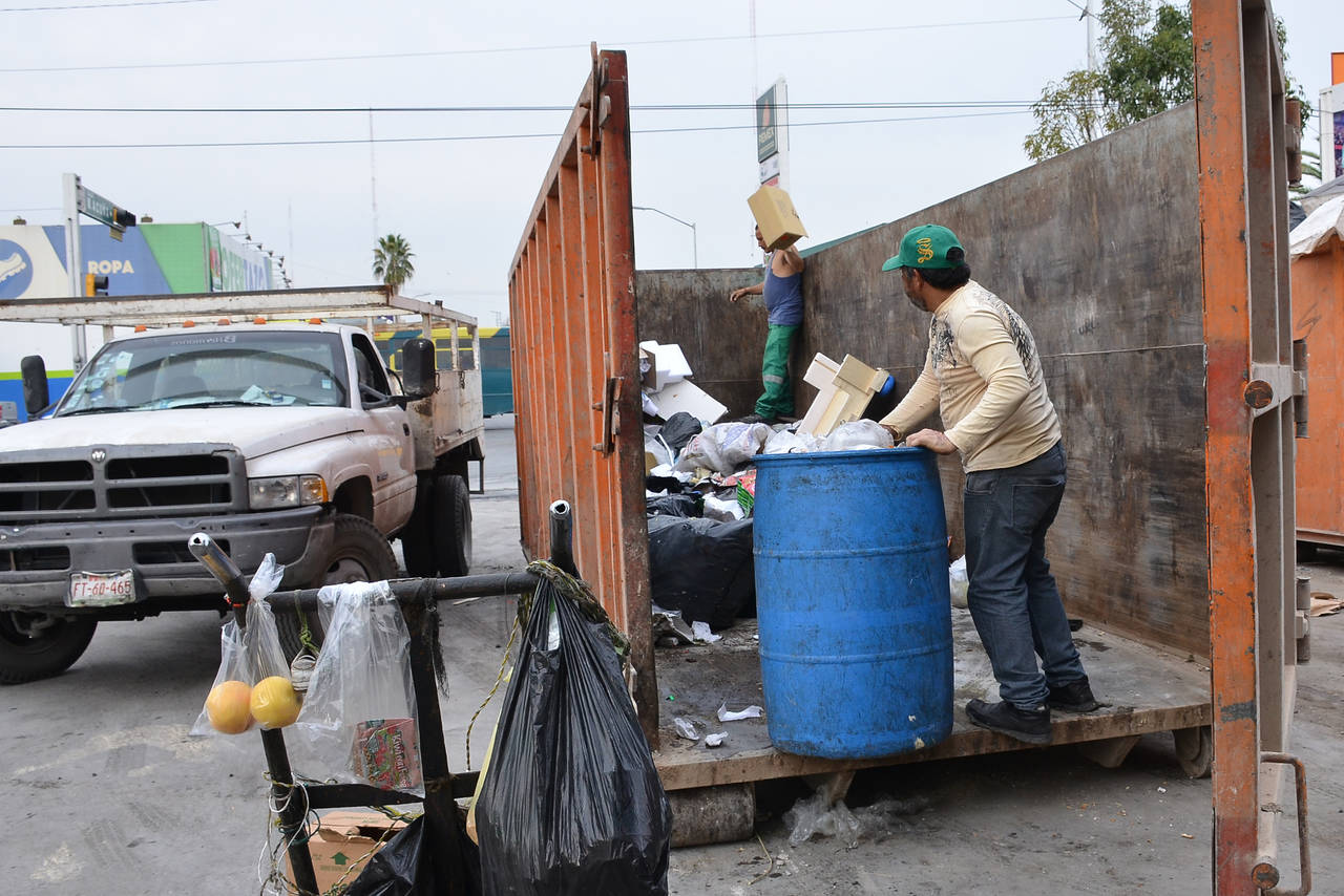 Limpieza. En Torreón se cobran 43 pesos mensuales por el servicio de recolección de basura. (EL SIGLO DE TORREÓN)
