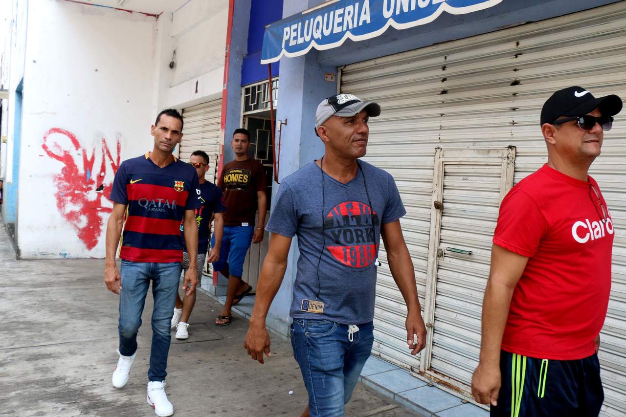 Los migrantes cubanos llegaron a territorio chiapaneco en diferentes fechas con la finalidad de obtener un oficio de salida, que les permitiera transitar libremente por México en su ruta final a Estados Unidos. (ARCHIVO)
