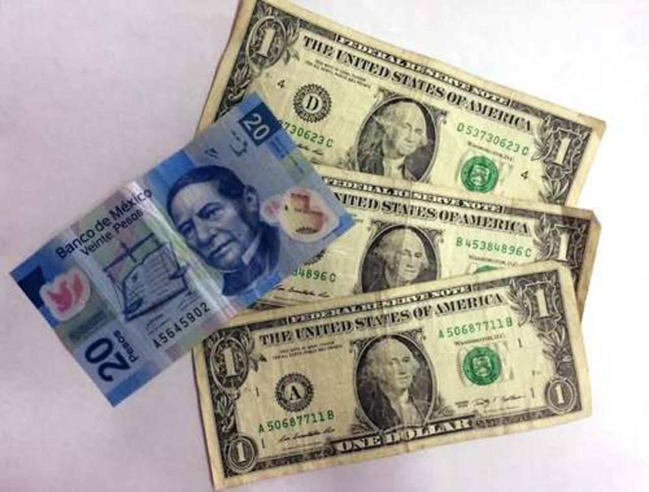 Expectativa. Para este año se espera que el tipo de cambio termine en 22.1 pesos por dólar.
