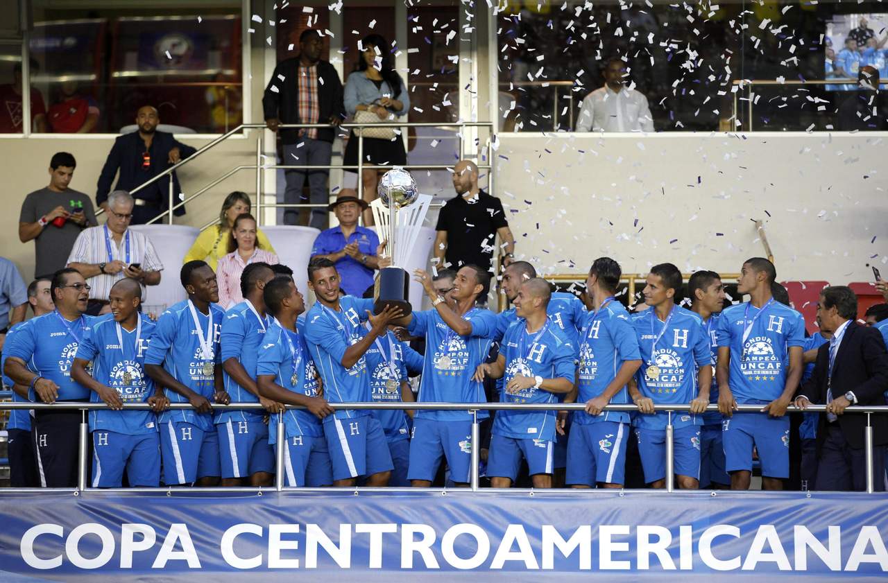 Honduras derrotó 1-0 a Belice para conseguir el título. (EFE)