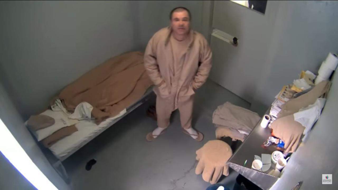Publican un video en dónde se observa cómo “El Chapo” Guzmán, fue sorprendido por la noticia de que iba a ser extraditado. (ESPECIAL)