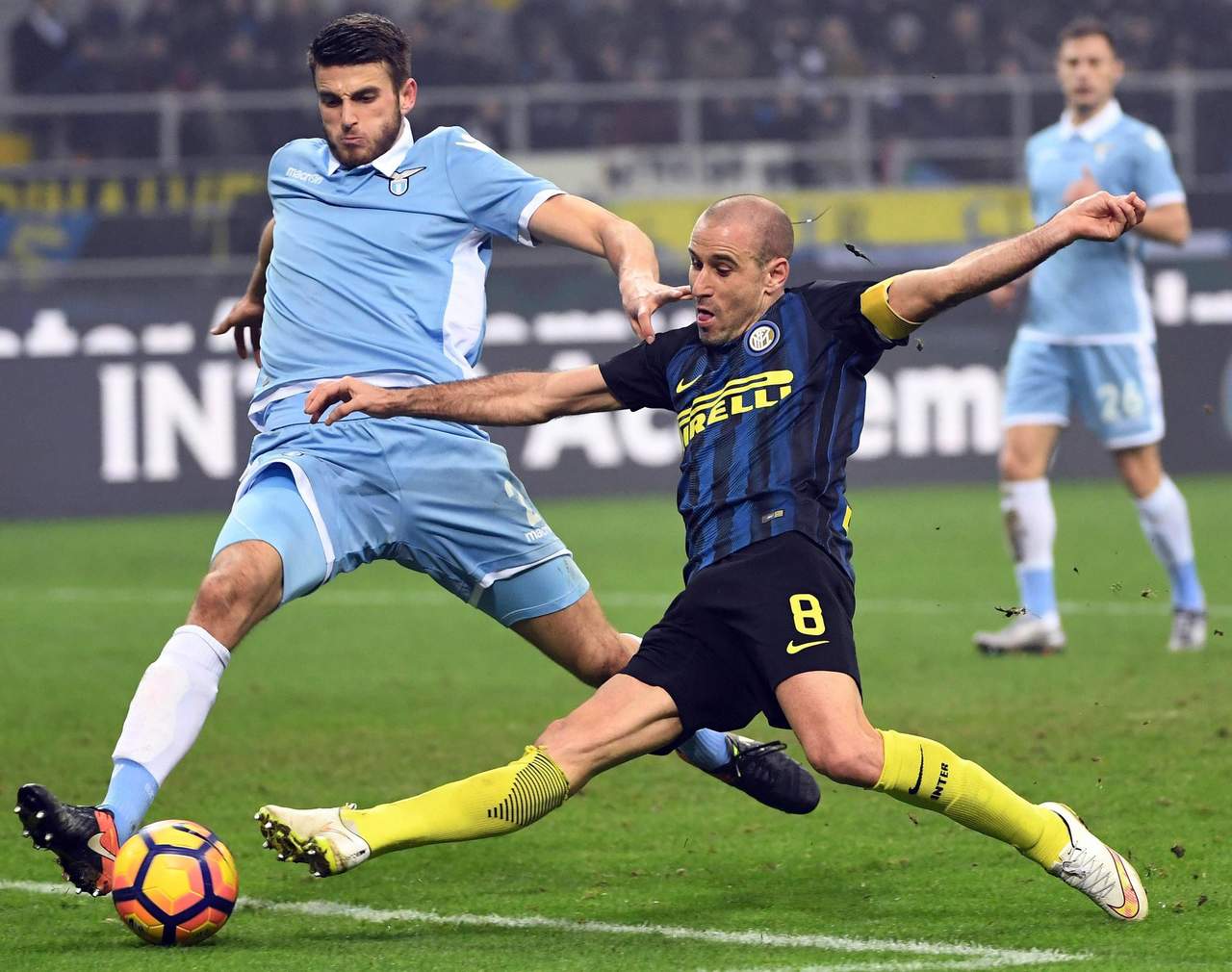 Lazio logró su pase a semifinales tras derrotar 2-1 al Inter en la Copa de Italia. (EFE)