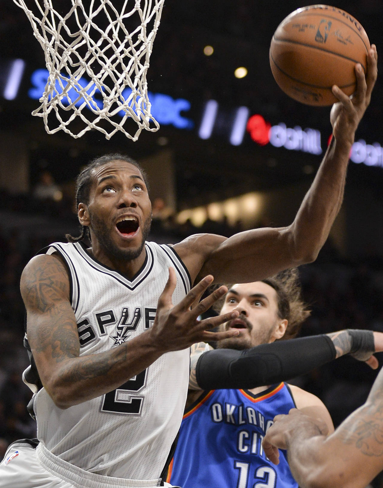 Kawhi Leonard marcó 36 puntos para los Spurs. Leonard brilla en triunfo de los Spurs