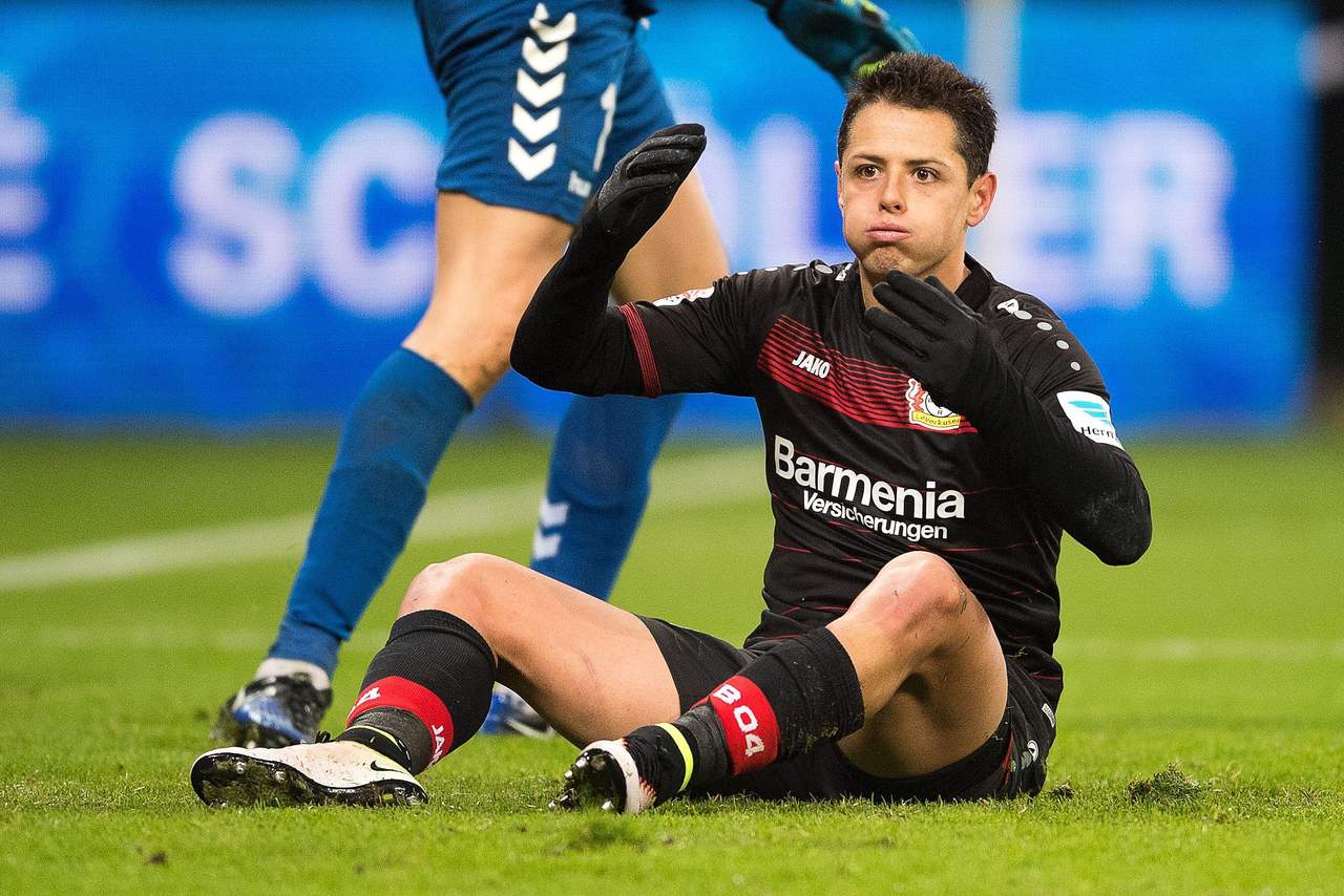 Javier Hernández no podrá disputar el partido del viernes ante el Hamburgo debido a una “lesión leve en la ingle”. (Archivo)
