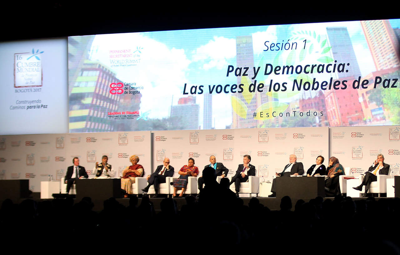 Los nobel reunidos en la capital colombiana coincidieron en señalar que el año 2030 es la fecha límite para que las acciones globales de lucha contra el cambio climático 'hayan evolucionado'. (EFE)