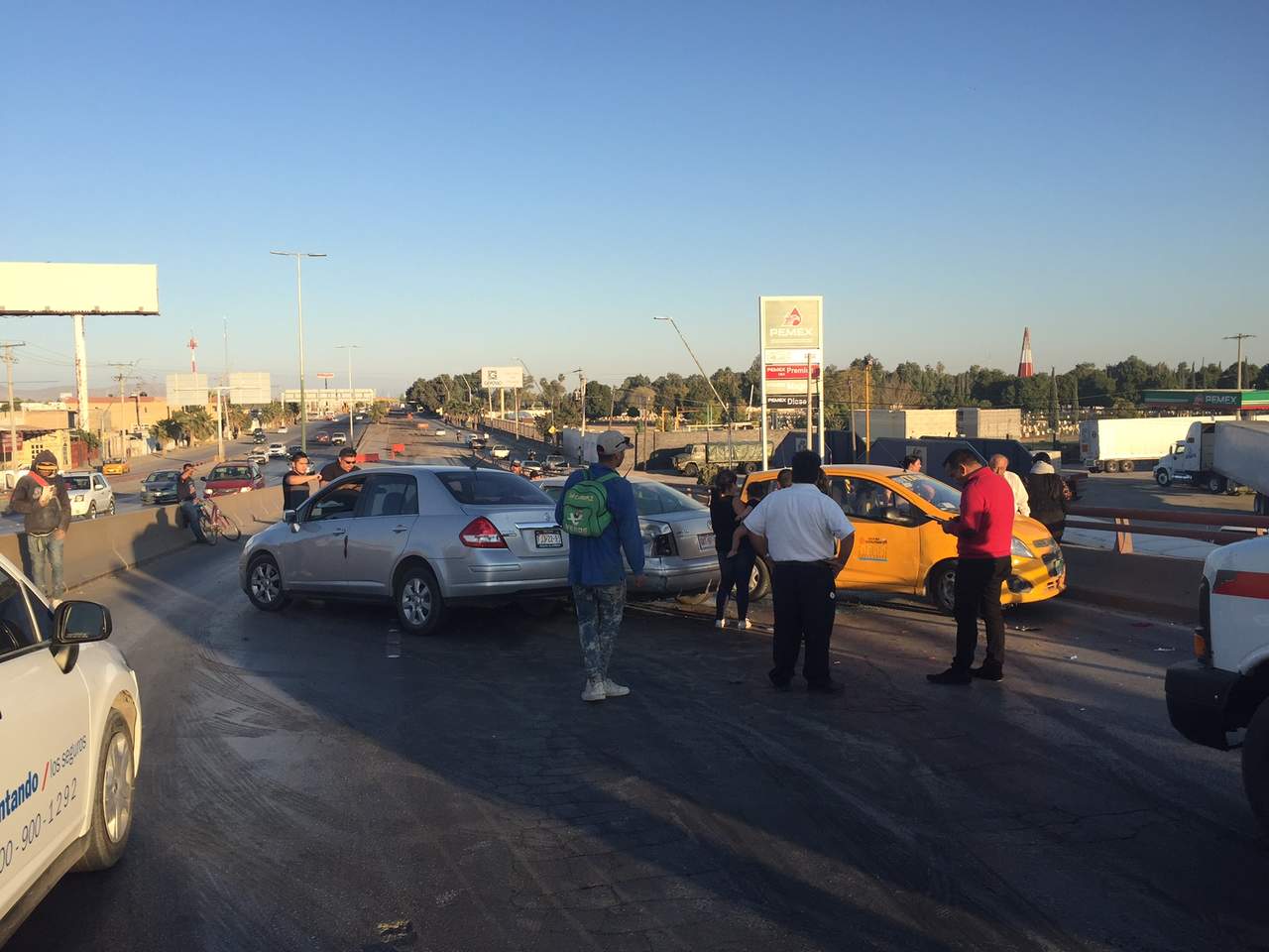 Debido al accidente la circulación sobre dicha vía en su orientación de poniente a oriente permaneció cerrada por espacio de aproximadamente dos horas. (EL SIGLO DE TORREÓN)