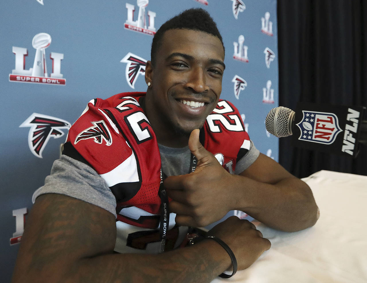 Keanu Neal, safety novano de los Falcons de Atlanta. 