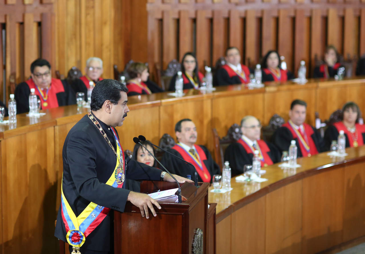 Maduro dijo que la Asamblea Nacional (AN, Parlamento) de mayoría opositora, es 'totalmente inútil, totalmente fallida, totalmente negativa'. (EFE)