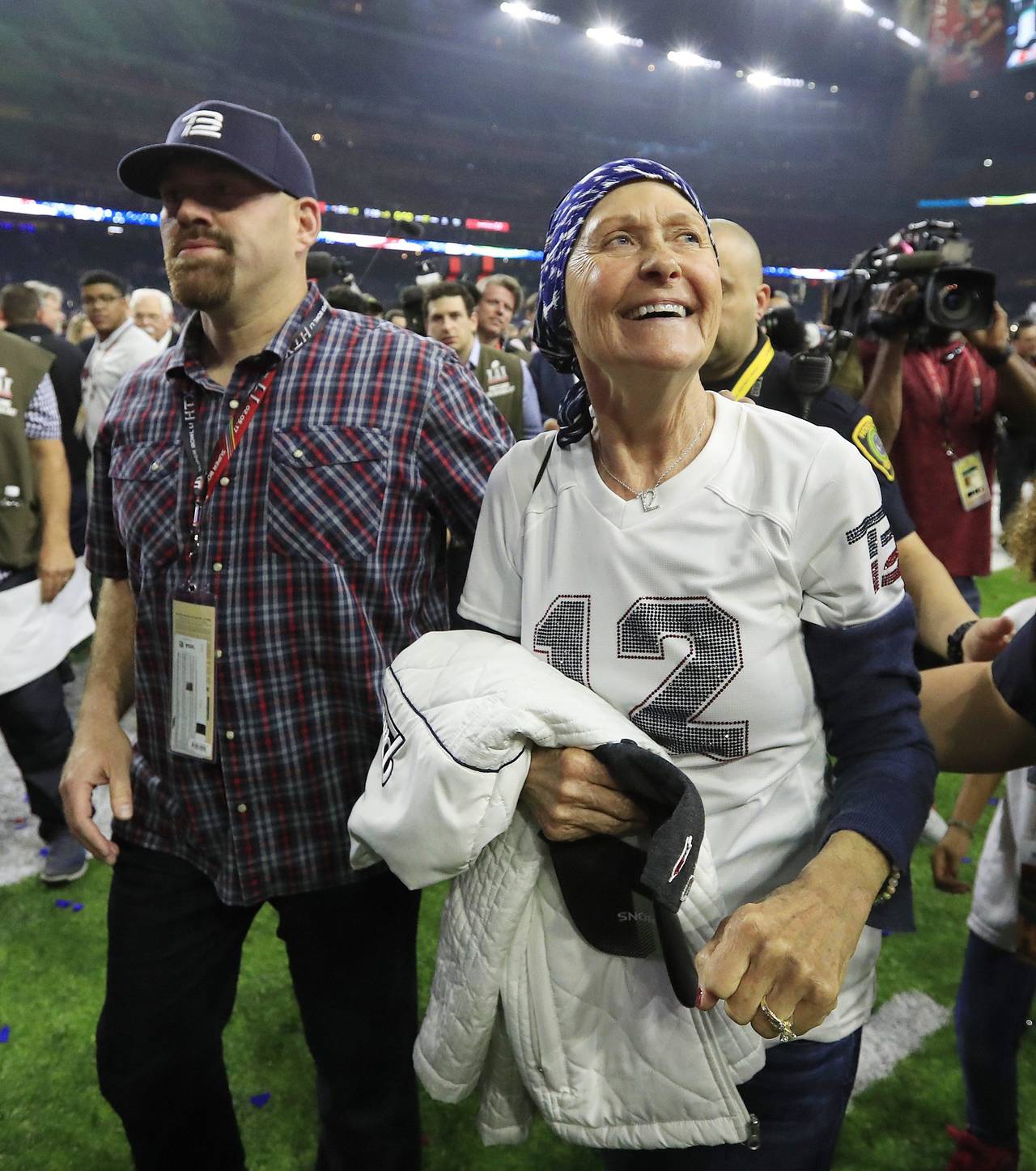 La mamá de Tom Brady estuvo presente en el Super Bowl. Brady dice que su madre se recupera