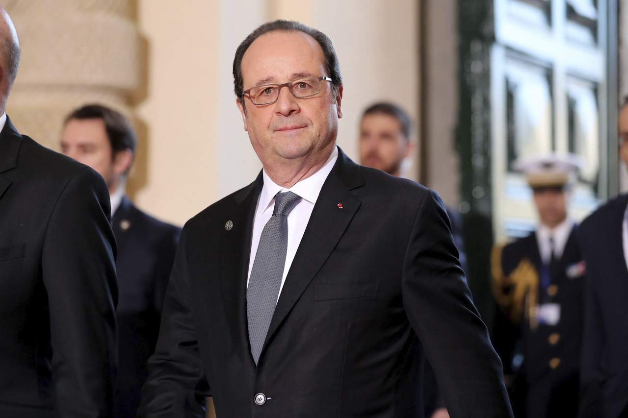 'Si hay discusiones comerciales, deben ser dirigidas por Europa con otros grandes países, Estados Unidos incluido', dijo Hollande. (ARCHIVO)
