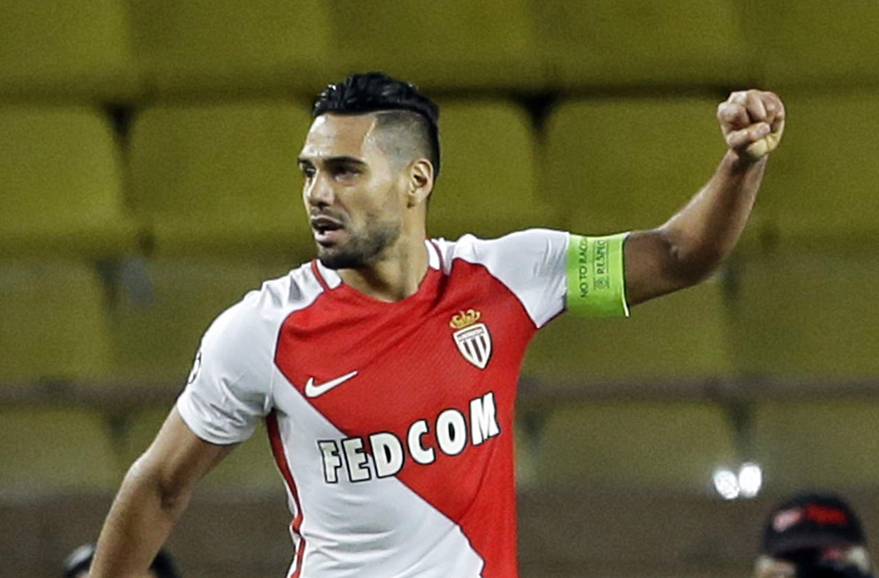 Radamel Falcao anotó dos de los cinco tantos del Mónaco en la goleada 5-0 sobre Metz. (Archivo)
