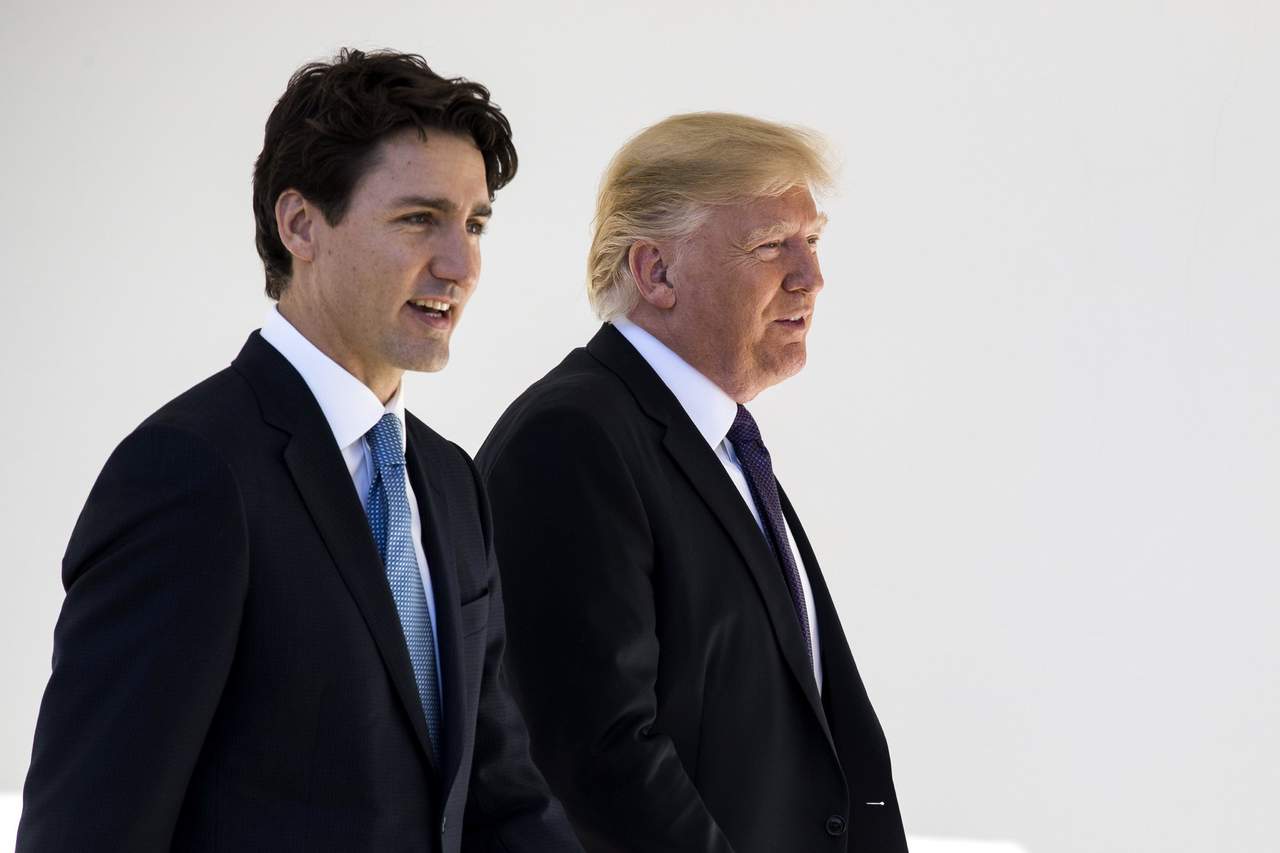Donald Trump dijo que Estados Unidos es afortunado de tener un vecino como Canadá. (EFE)