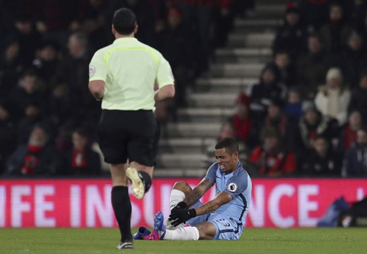 Gabriel Jesús sufrió la fractura en el juego del lunes ante el Bournemouth en la Premier League. (AP)