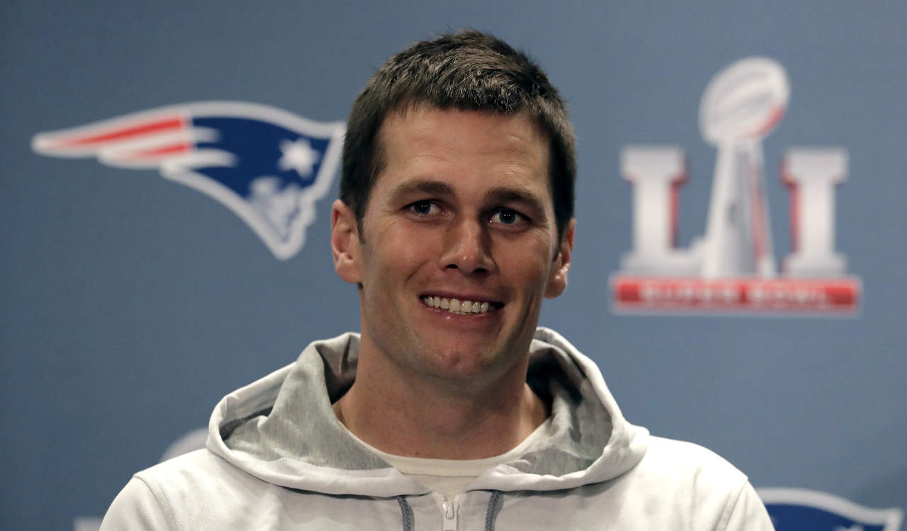 Tom Brady lideró la mayor remontada en la historia del Super Bowl, cuando Patriots derrotó 34-28 a Falcons el 5 de febrero. (Archivo)