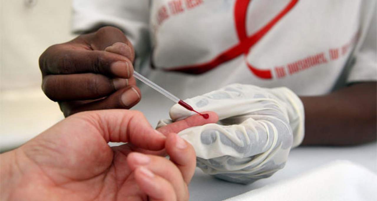 Los Centros para el Control y la Prevención de Enfermedades utilizaron resultados de muestras sanguíneas para ayudar a datar las infecciones. (ESPECIAL)