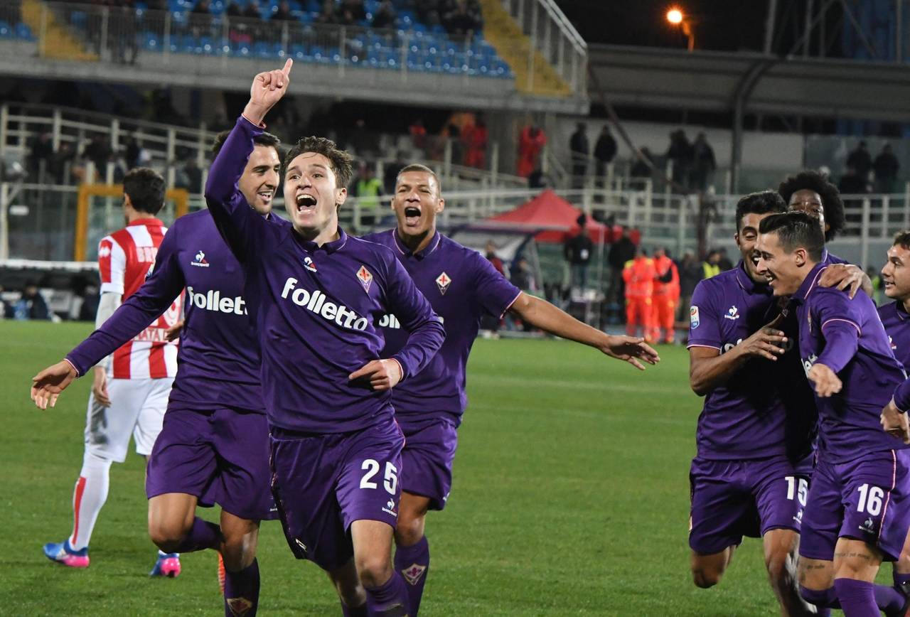 Fiorentina buscará sacar ventaja en su visita al Borussia Monchengladbach. La 'Fiore' finalizó la etapa de grupos con 13 puntos. (Archivo)