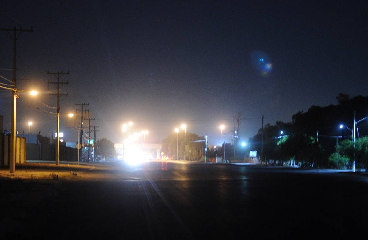 Sin cumplir. Tras años de promesas, la iluminación tipo Led no ha llegado a la totalidad de la antigua carretera a San Pedro.