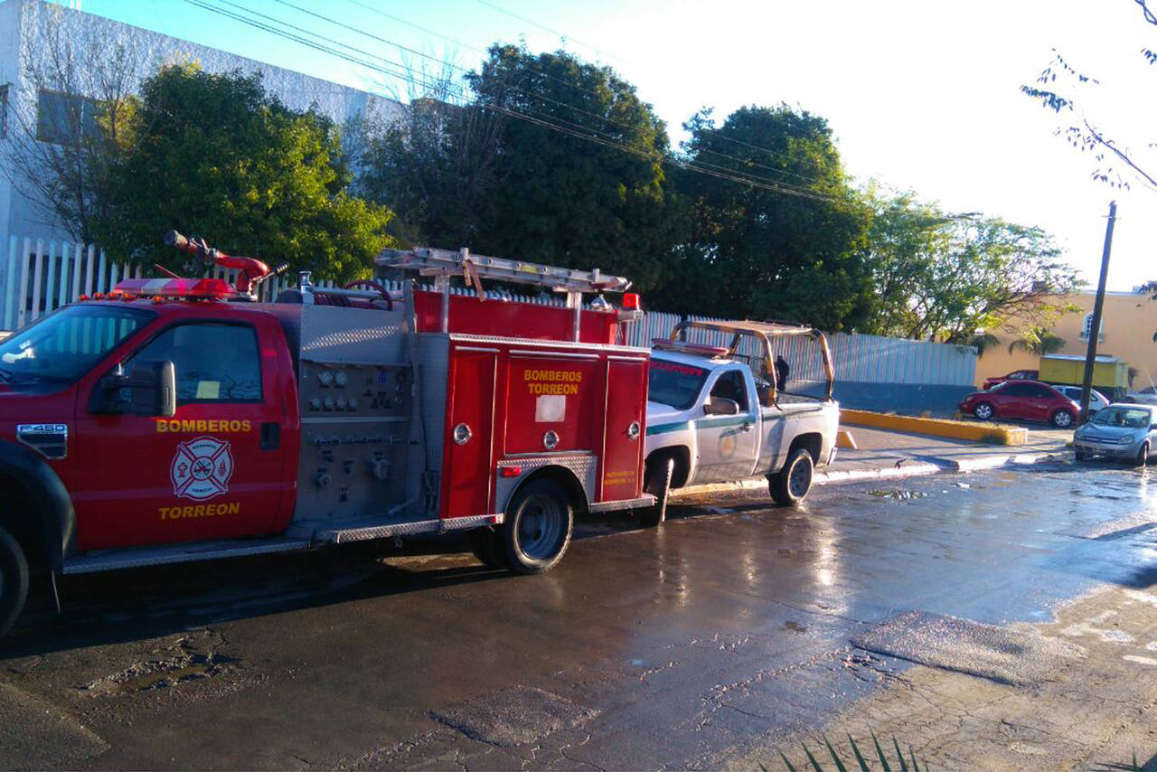 Evacuación. Supuesta fuga de gas provoca la evacuación de la guardería número 87 de Torreón.  (EL SIGLO DE TORREÓN)