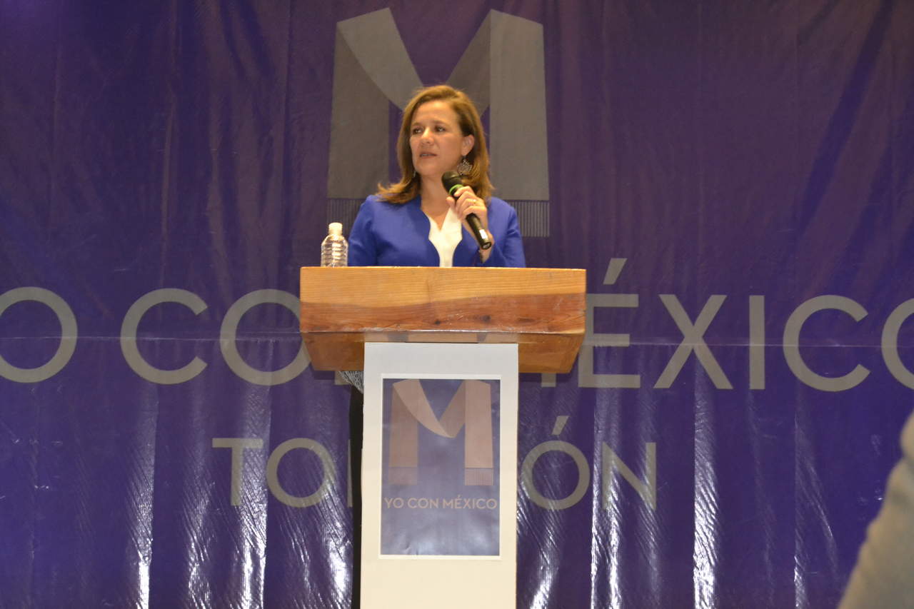 Margarita Zavala dijo que percibe en la sociedad sentimientos de incertidumbre económica, malestar por la corrupción y miedo por la inseguridad. (EDITH GONZÁLEZ)