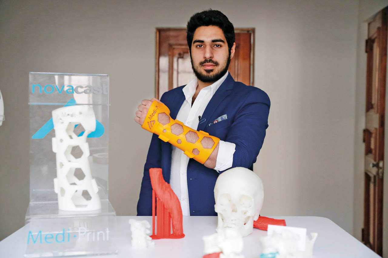 Desarrollo. Zaid Badwan tomó un curso sobre impresión tridimensional en la Universidad del Sur de California, un conocimiento que después aplicó en el campo de la Medicina ósea, que abarca las especialidades de ortopedia y traumatología. (EL UNIVERSAL)