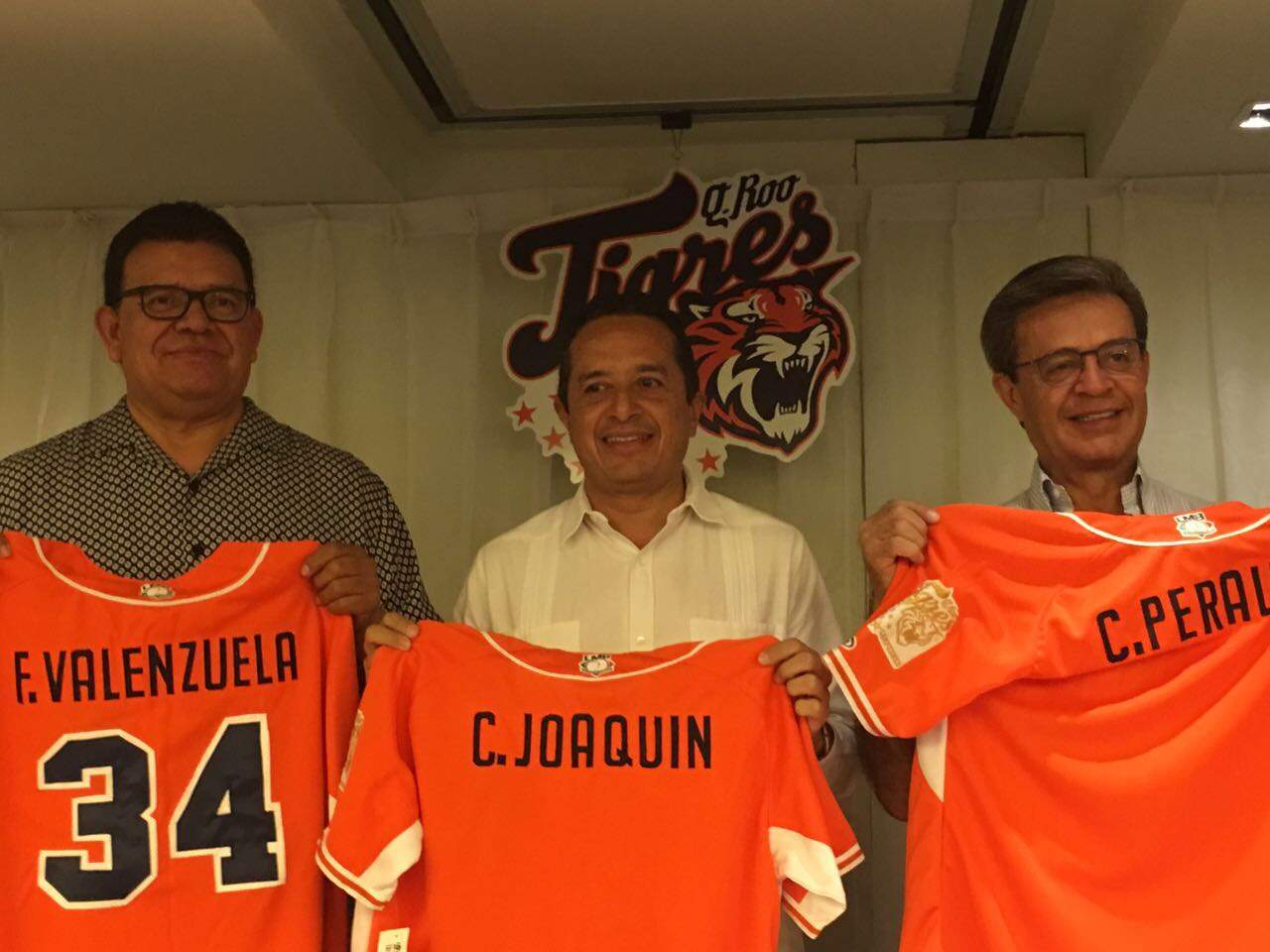Los peloteros y el manager de la franquicia continuarán con los “nuevos Tigres” para la temporada 2017 de la LMB.