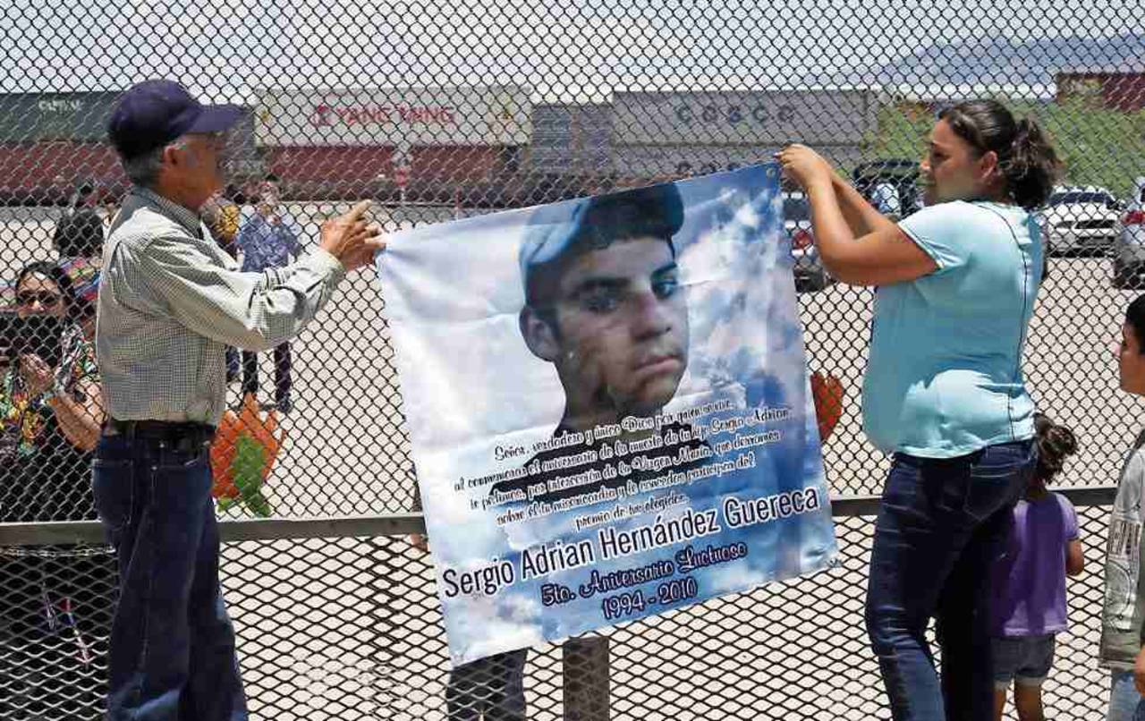 Asesinato. El adolescente mexicano murió cuando un agente fronterizo le disparó, con la frontera de por medio. 