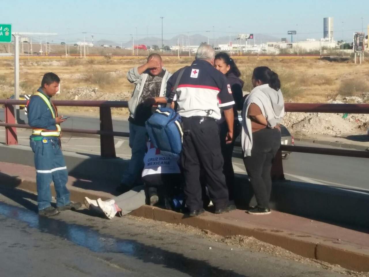 Debido al fuerte percance la circulación sobre el puente con orientación de Lerdo a Torreón fue cerrada por más de una hora hasta que fueron retiradas las unidades involucradas. (EL SIGLO DE TORREÓN)