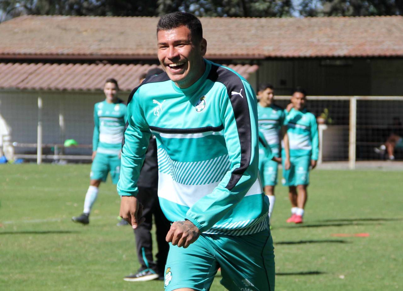 Enríquez recibió la oportunidad de continuar su carrera como futbolista profesional en el equipo de la ciudad que lo vio nacer.  (Especial)