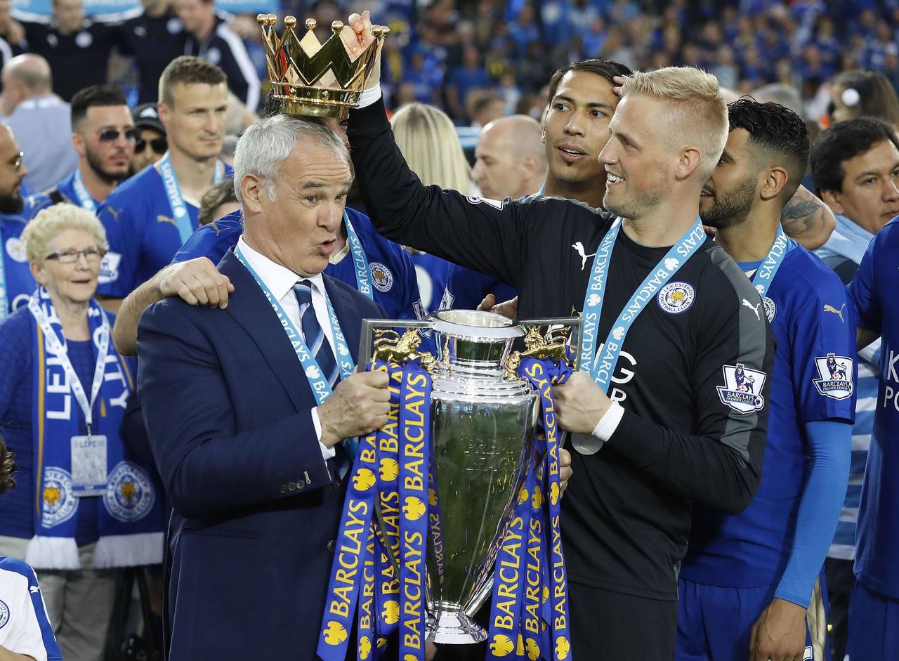 El italiano Claudio Ranieri ganó su primer título de liga con el Leicester City el año pasado. (Archivo)