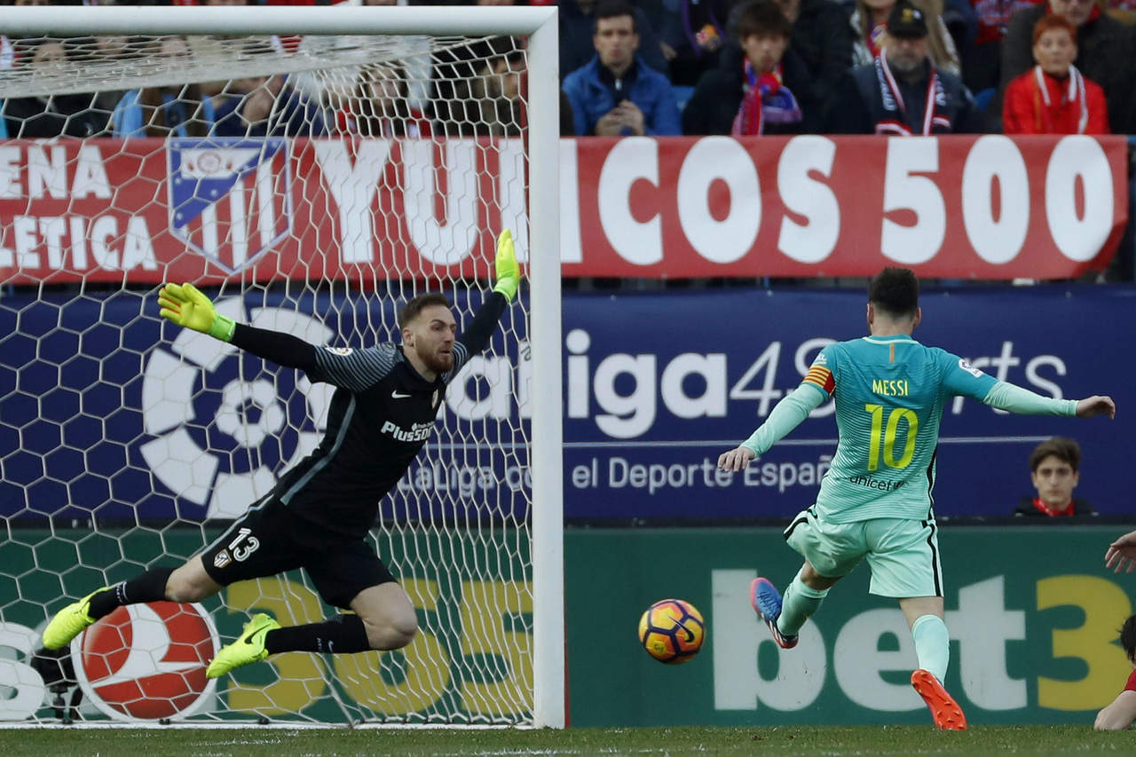 Lionel Messi marcó el gol de la victoria al minuto 86. (EFE)