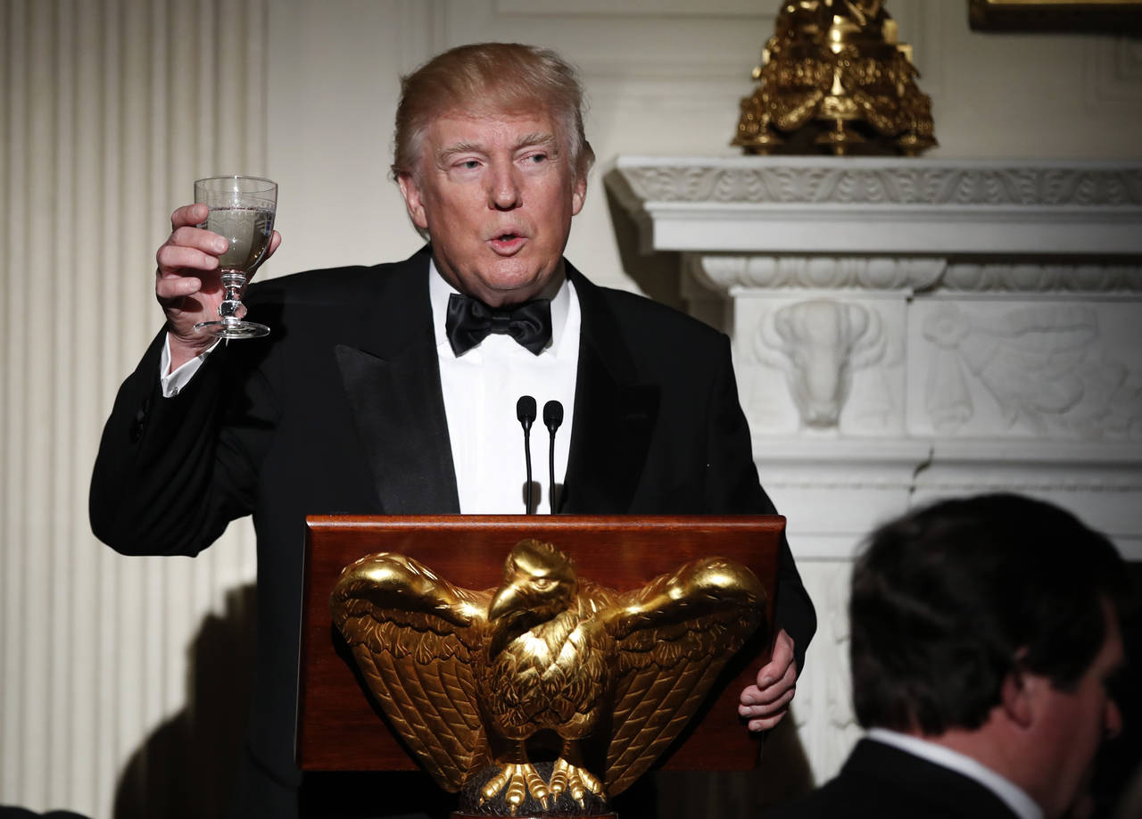 No los vio. Donald Trump organizó una cena con gobernadores a la misma hora que los Oscar.