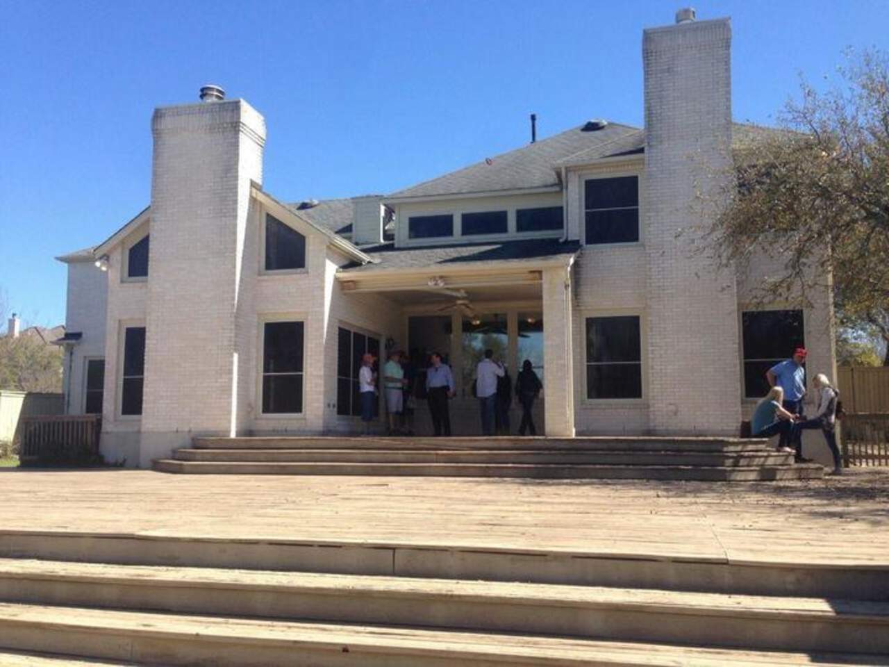 El último de los casos fue lo ocurrido el jueves 23 de febrero del presente año, cuando se concretó al subasta de una residencia en el condado de Bexar de la suegra de Humberto Moreira. (ESPECIAL) 