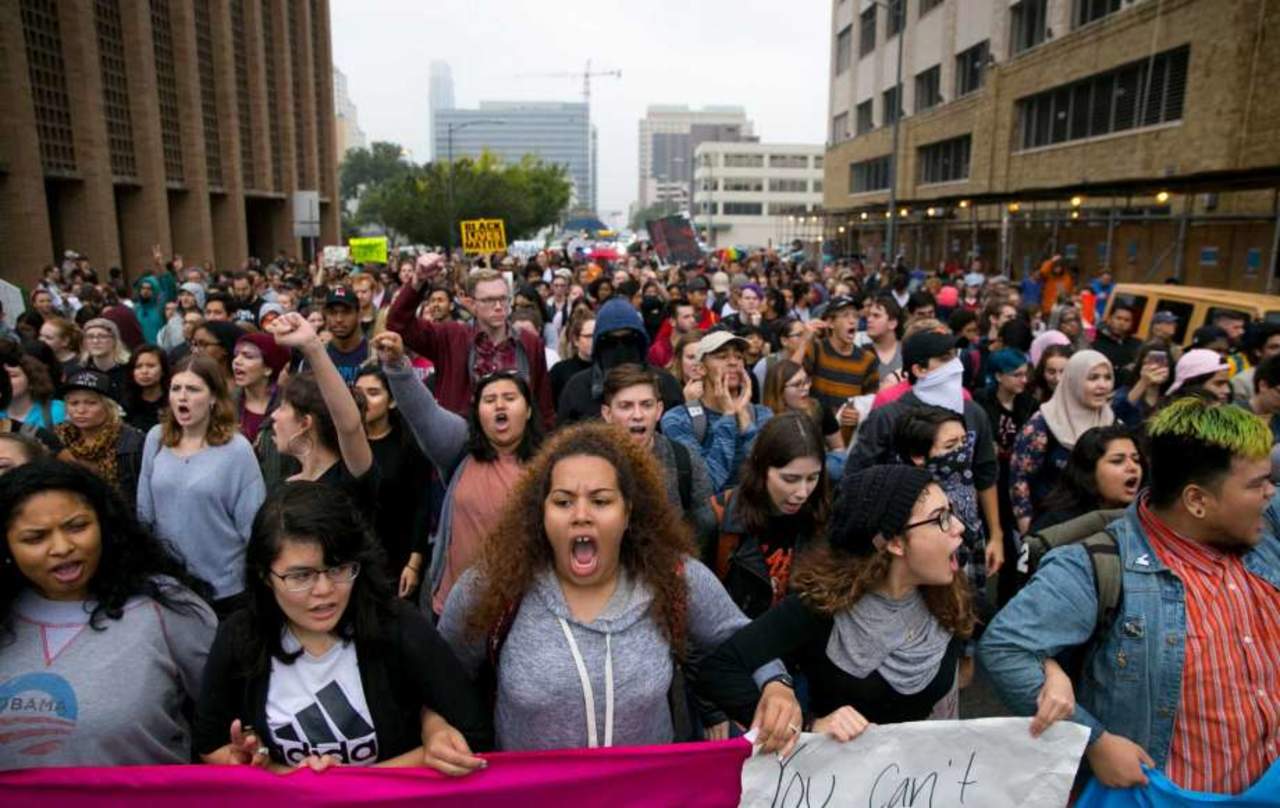 La marcha contra la propuesta de ley SB 4 congregó a grupos proinmigrantes de San Antonio, El Paso, Houston y Dallas. (ESPECIAL)