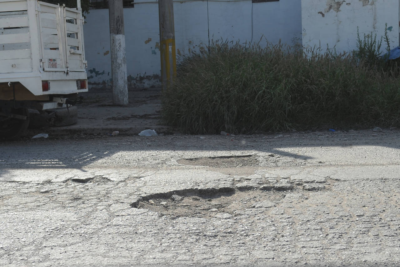 Obras. Algunas calles del Centro de Gómez Palacio tenían 30 años sin labores de recarpeteo, por lo que a partir de ayer se iniciaron los trabajos.
