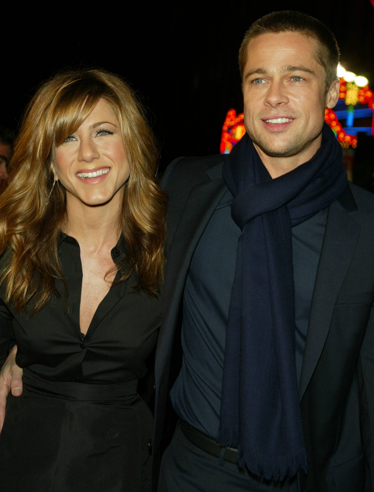 Amistad. Se dice que Jennifer Aniston ha estado al pendiente de Brad Pitt, tras el anuncio de su divorcio con Angelina Jolie.  (ARCHIVO)