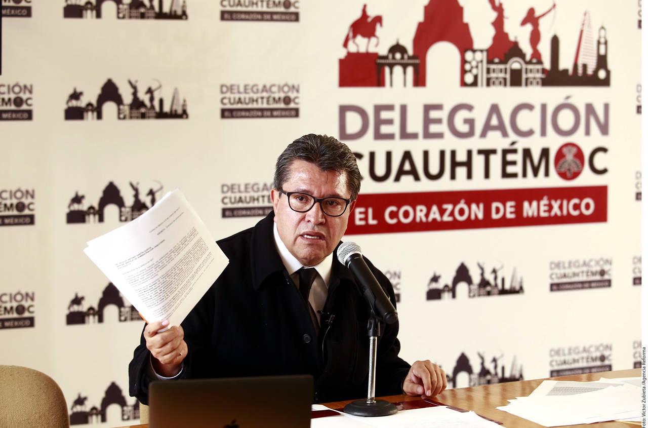 Caso. Monreal acusó desvíos de Claudio X. González.