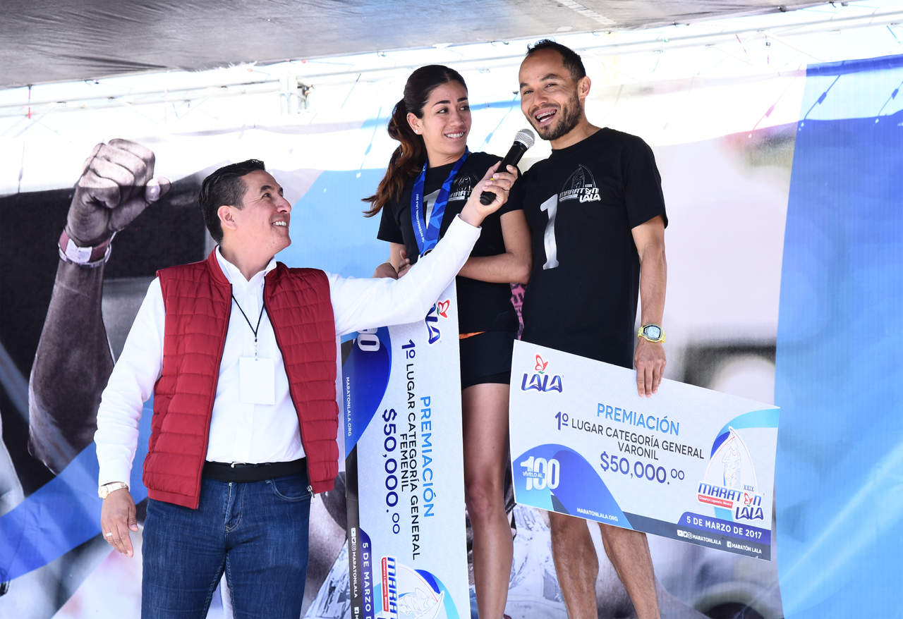 Daniel Ortiz e Isabel Vélez se mostraron muy emocionados con sus respectivas victorias en el Maratón. (Jesús Galindo)