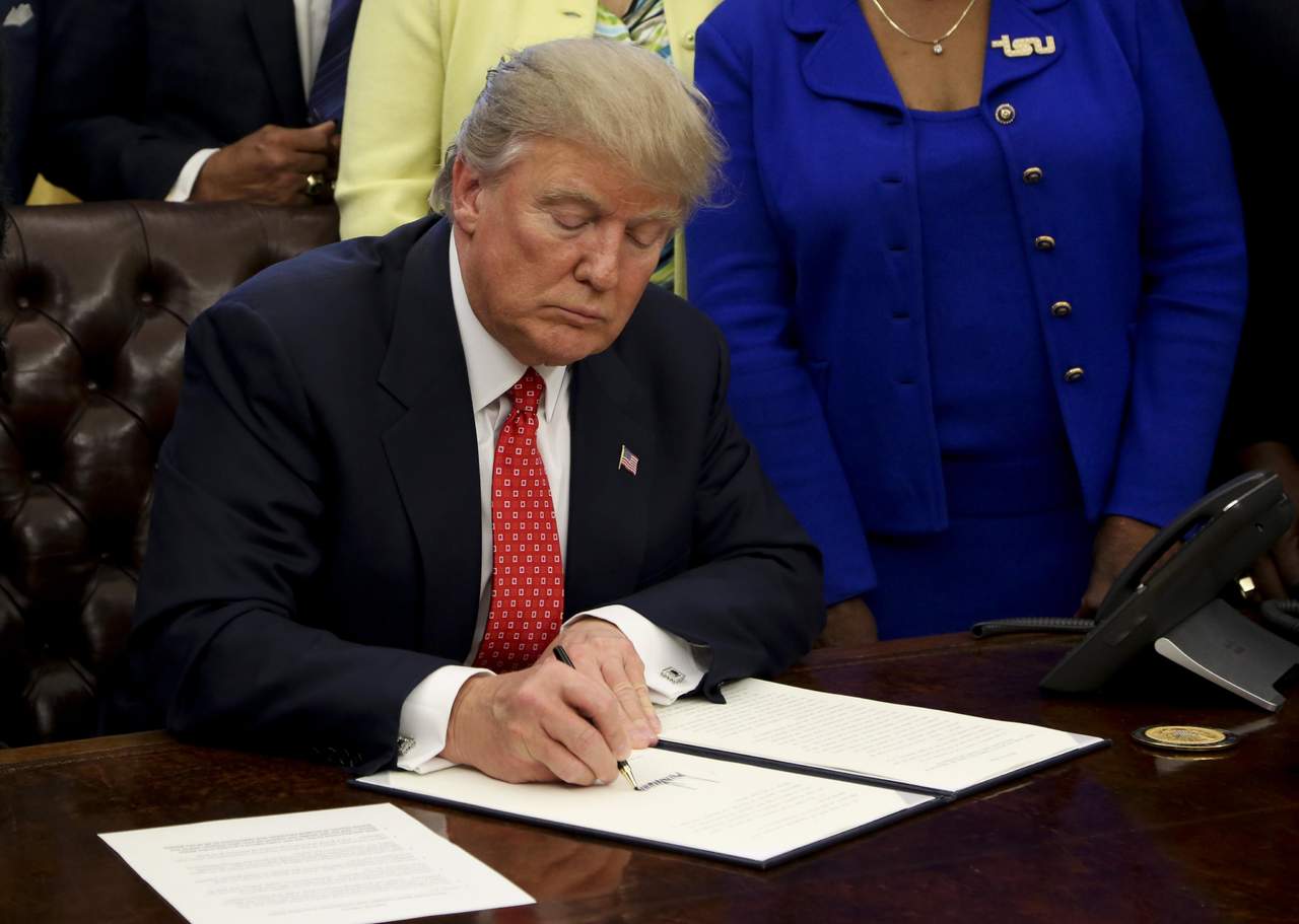 Trump prevé firmar la nueva orden este lunes. (ARCHIVO)