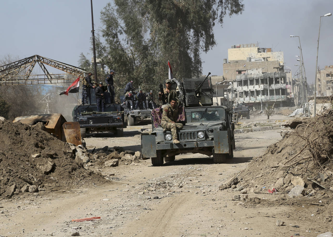 Control. Las fuerzas iraquíes tomaron ayer el control de tres barrios en Mosul y de un edificio público. 