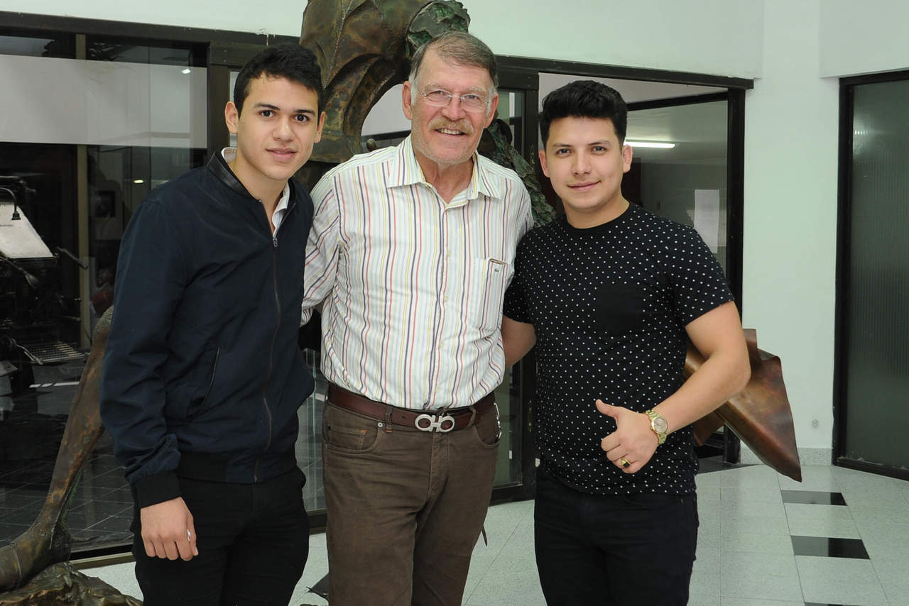 El fundador de la banda asi como los integrantes Vincen Melendres y Julio Herrera visitaron hoy El Siglo de Torreón y Siglo TV con el fin de anunciar el primer concierto. (EL SIGLO DE TORREÓN)
