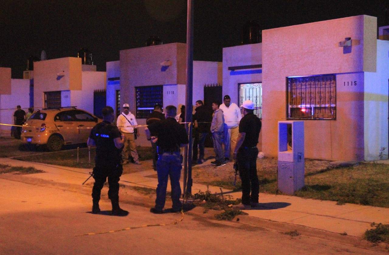 Los agresores viajaban según testigos en una camioneta blanca y un taxi color amarillo. (EL SIGLO DE TORREÓN)