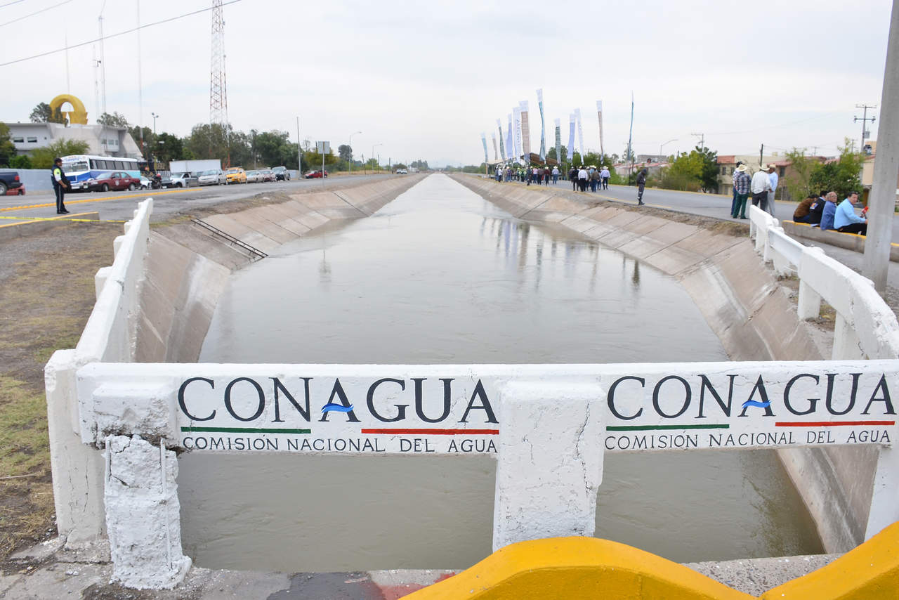 En marcha.- Con la presencia del director general de la Conagua se puso en marcha ayer cl ciclo agrícola 2016-2017  que tendrá mayor disponibilidad de agua debido a las lluvias  del año pasado. (Fernando Compeán)