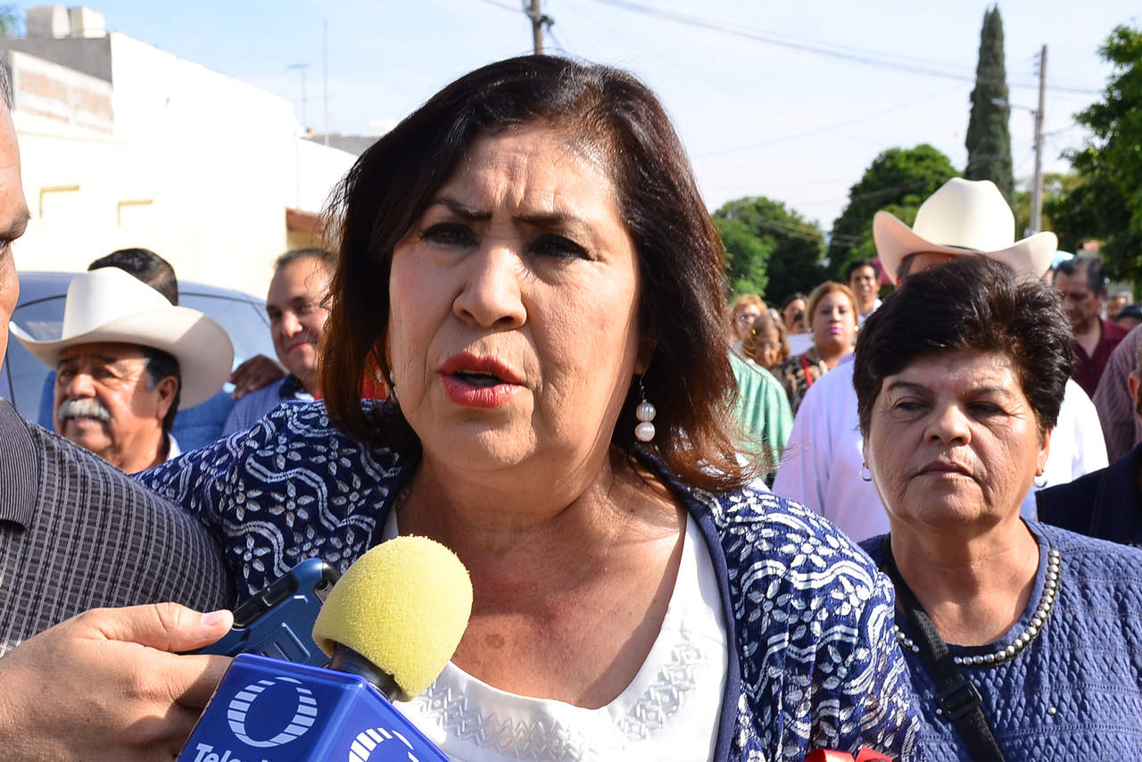 Fue a finales de octubre del año pasado que la alcaldesa acudió a Sapioriz en solicitud de resolver el problema del drenaje. (ARCHIVO)