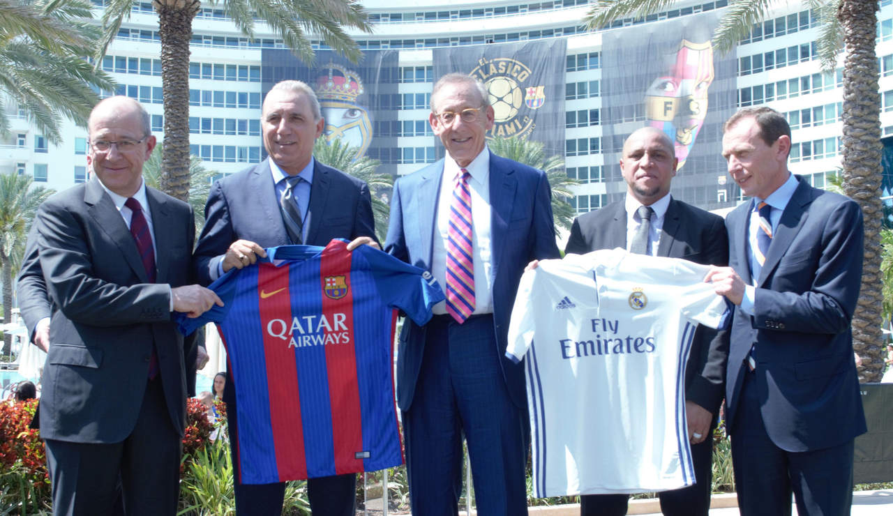 Será el segundo partido que enfrentará a Real Madrid y Barcelona fuera de España, después de que se vieran las caras en 1982 en Barquisimeto, Venezuela. (EFE)