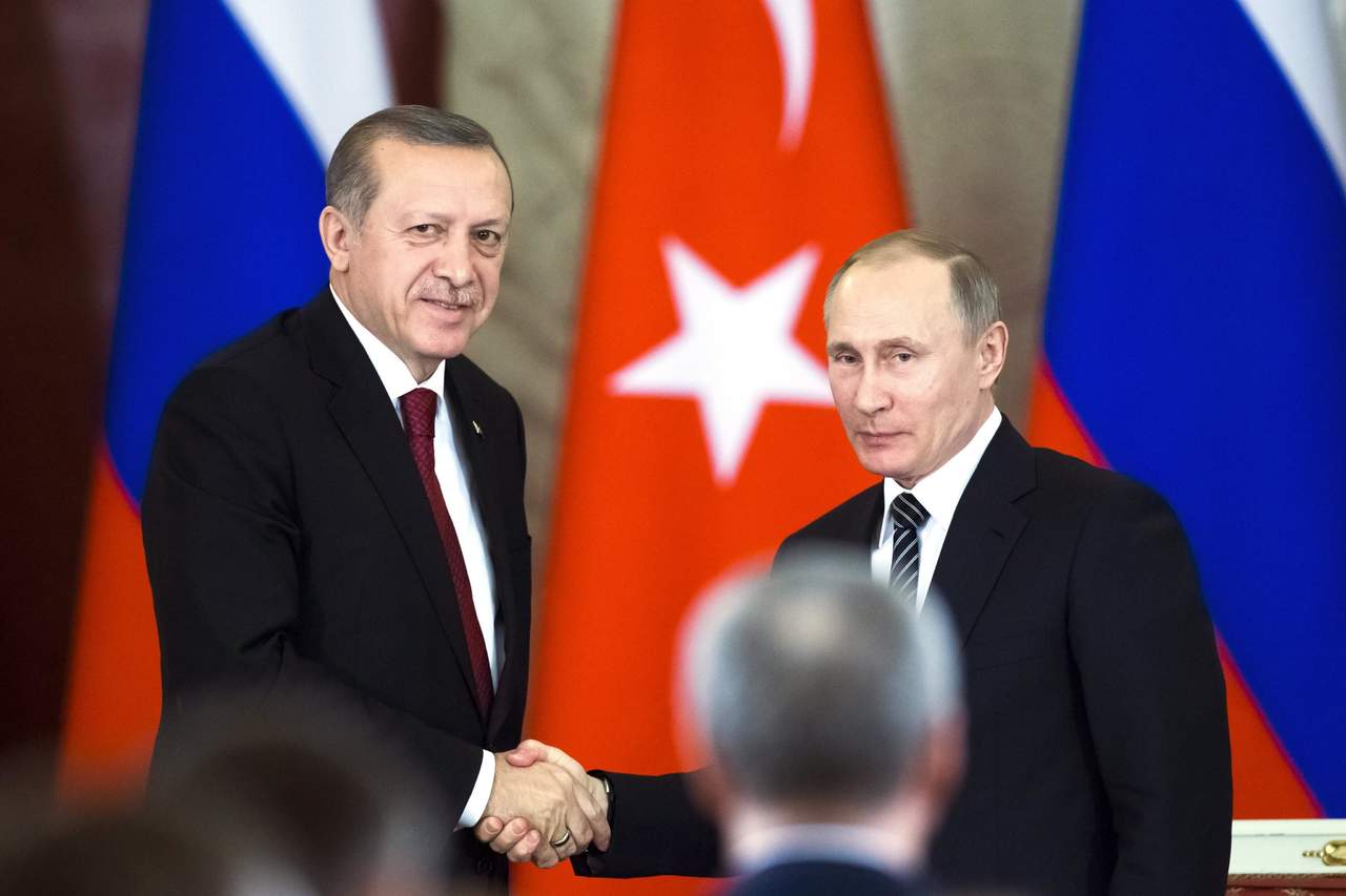 Rusia y Turquía también coordinaron sus operaciones contra el grupo Estado Islámico en Siria. (EFE)