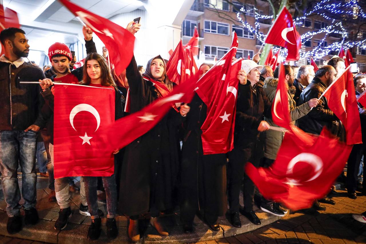 En contra. Rotterdam autorizó tres protestas en diferentes puntos de la ciudad, convocadas por grupos turcoholandeses.
