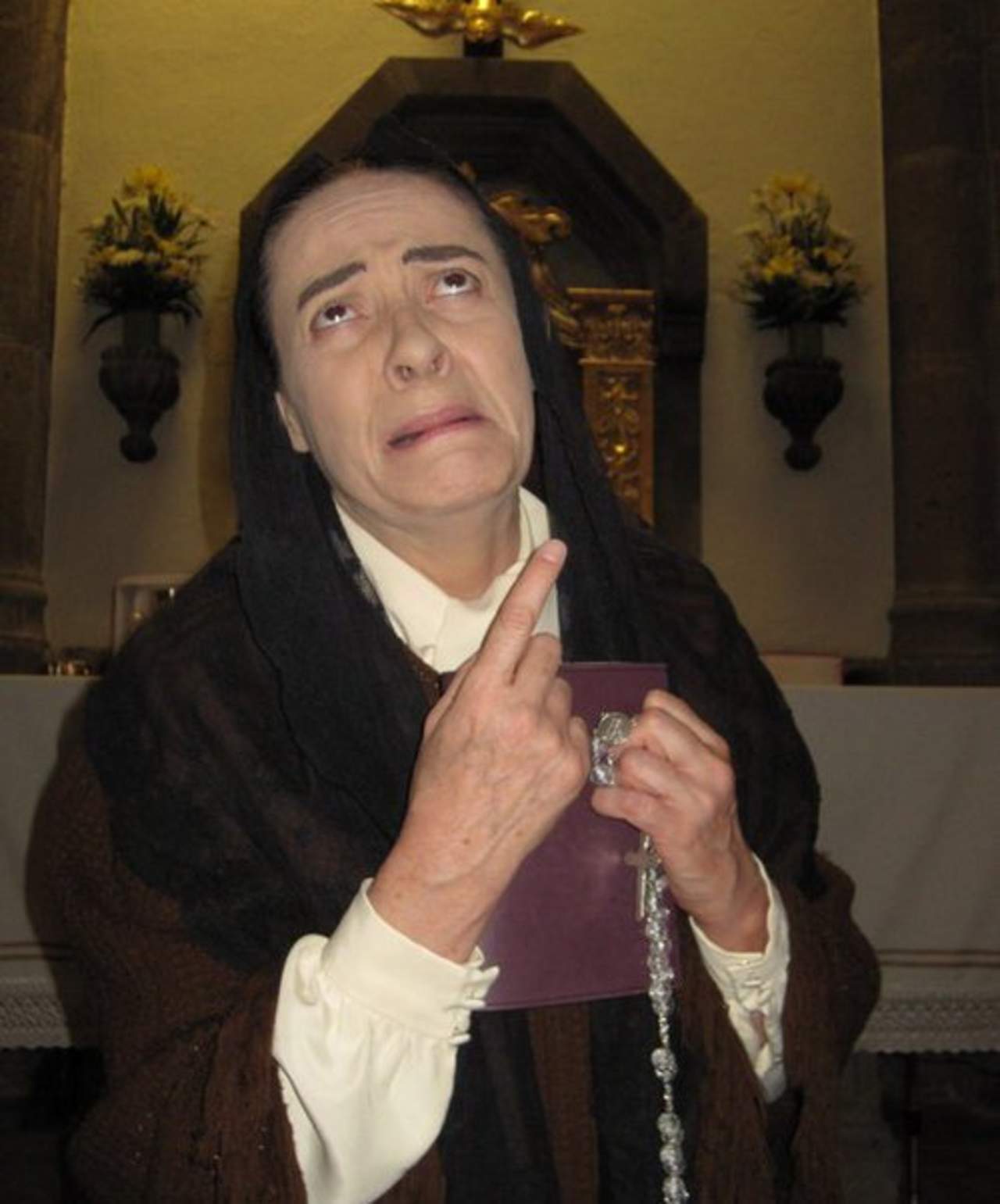 Nora Velázquez recurrió a su personaje para narrar cómo le impidieron la entrada a EU. (ARCHIVO)